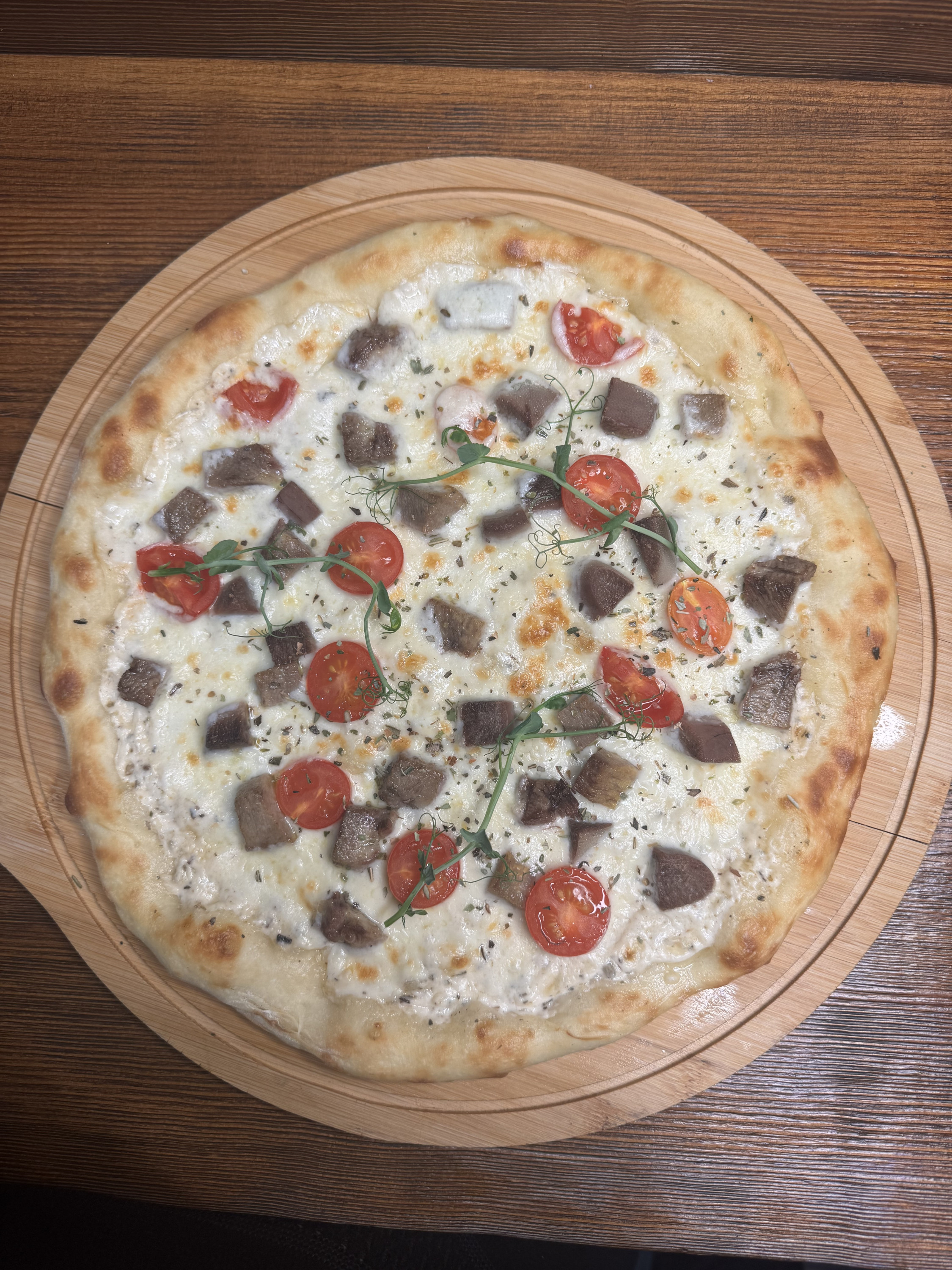 Пицца с языком и соусом Ранч